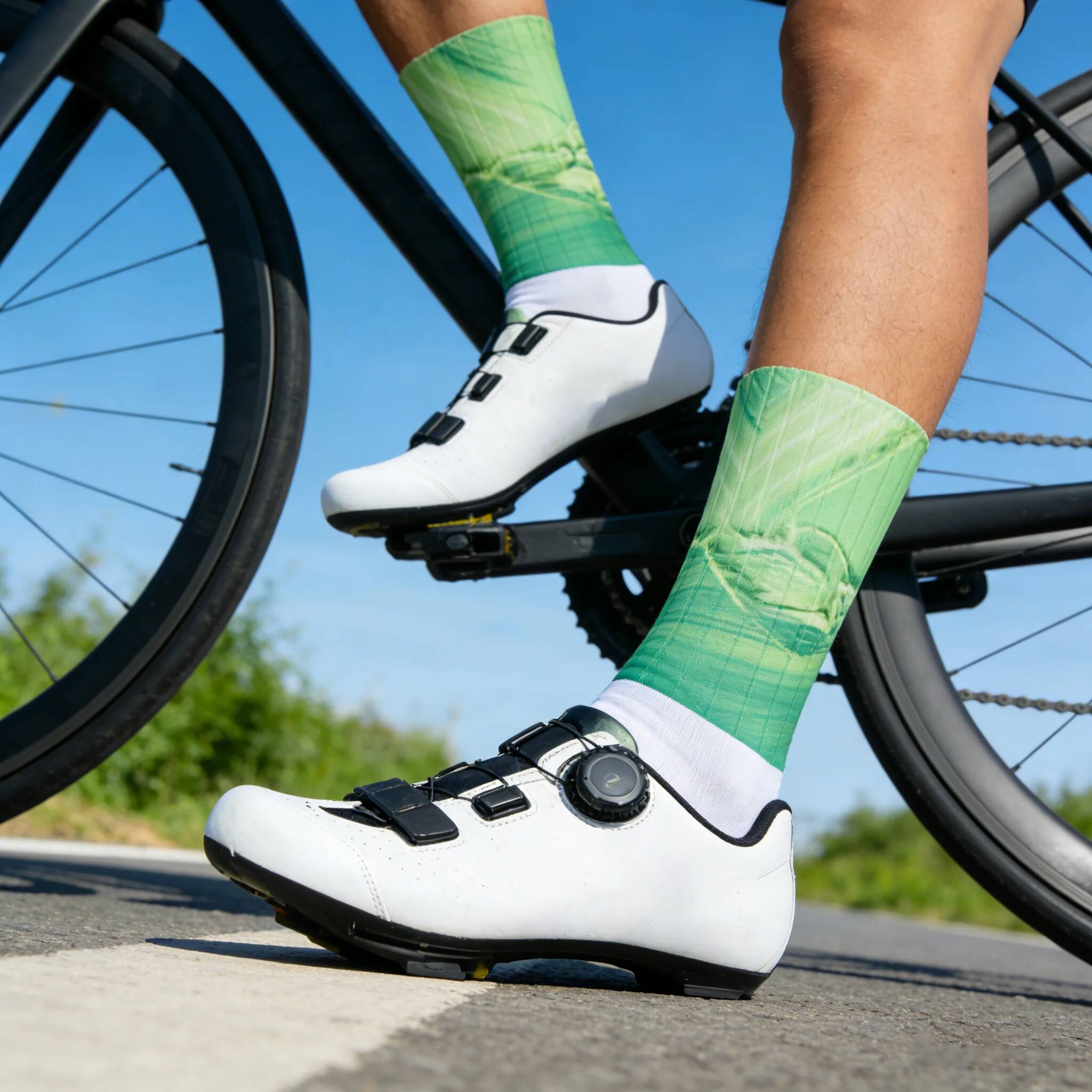ถุงเท้าปั่นจักรยานกันลื่นระดับ - Cycling High Gear บทวิจารณ์และราคา